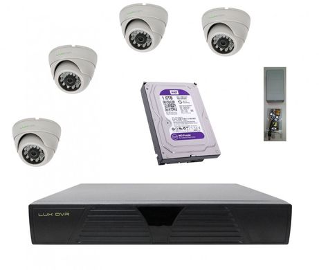 Комплект AHD видеонаблюдения 1Мп на 4 камеры для помещений AHD4IN1